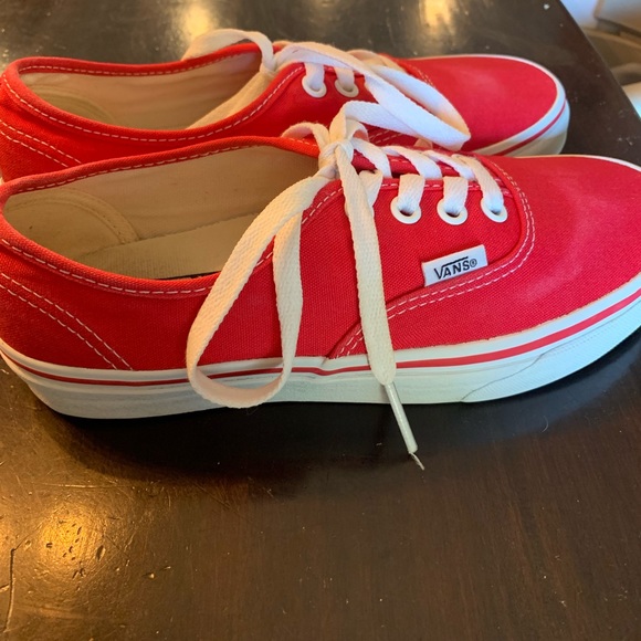 Red Van Authentic - Picture 9 of 11